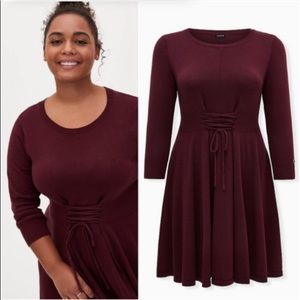 NWT Torrid Outlander Laced Front 3/4 Sleeve Burgundy New Year Dress Size 10